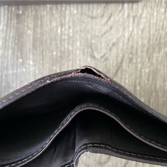 Authentic Gucci Wallet - Picture 6 of 10